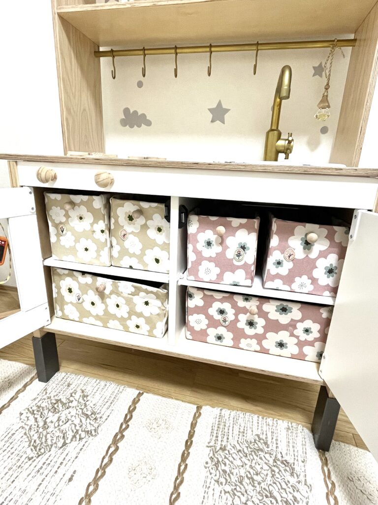 IKEAおままごとキッチンに収納した手作りの布張り収納箱