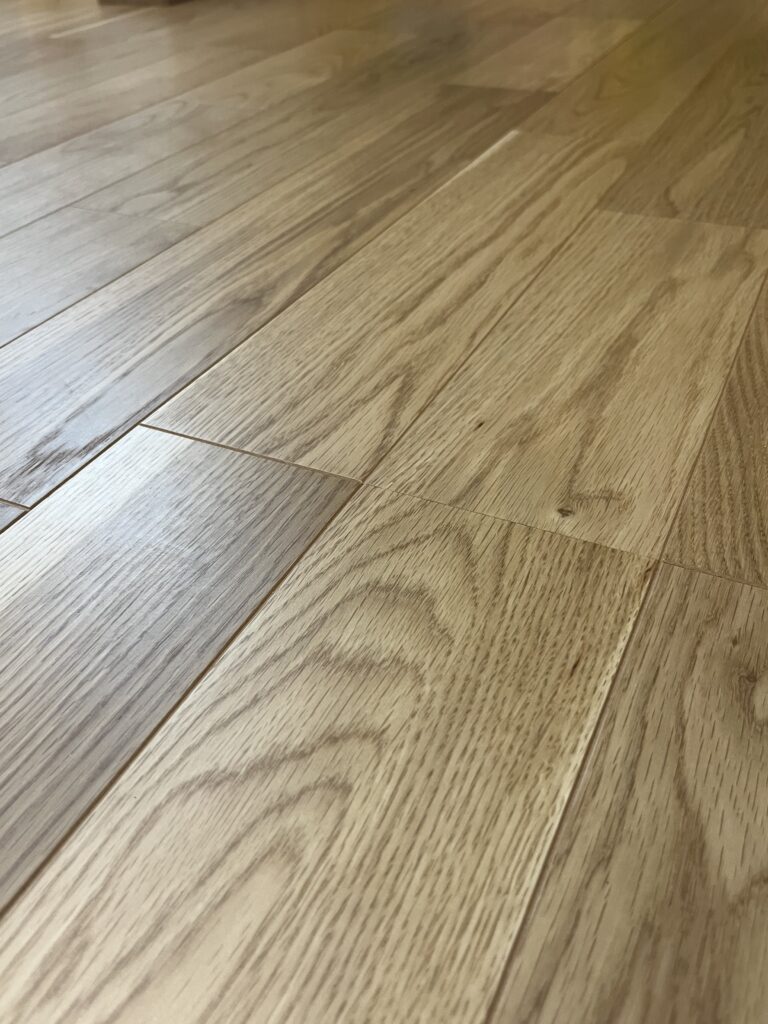 子供部屋の床の突板フローリング