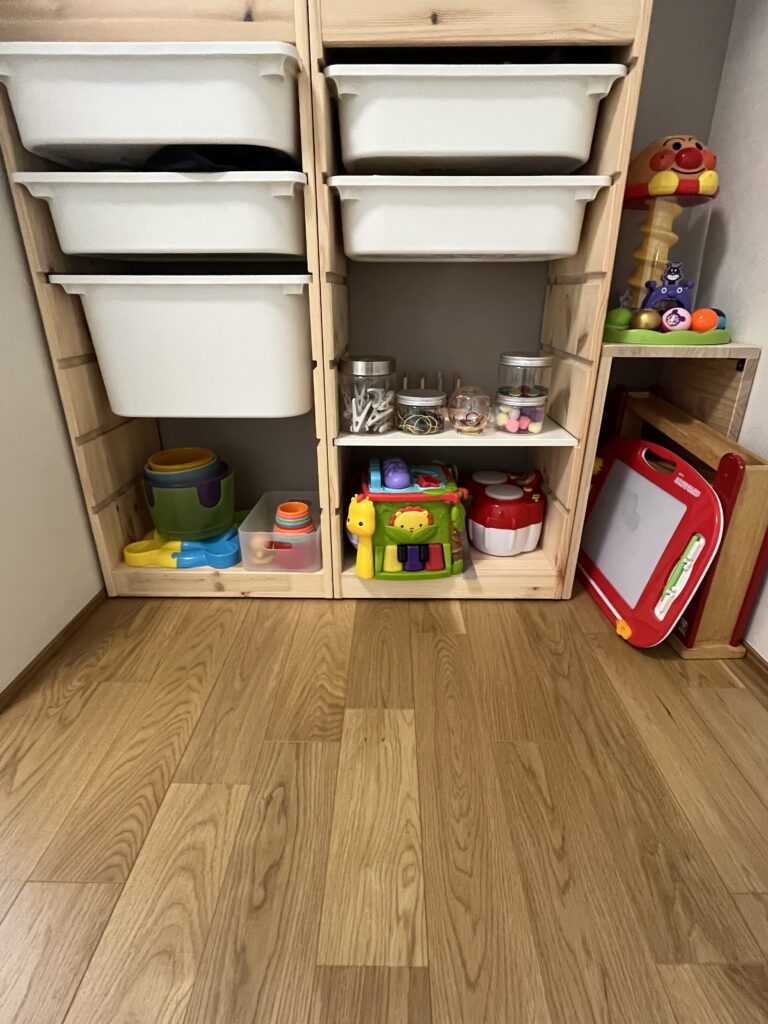 子供部屋、積み木など手先を使う遊びスペース